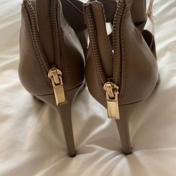 Strappy Heels - leather, stiletto, nude beige 8.5 - Picture 5 of 7